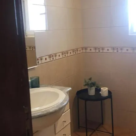Beautiful Penthouse Two Bed Roof אלבופיירה