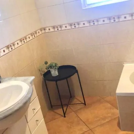 Beautiful Penthouse Two Bed Roof Appartement *